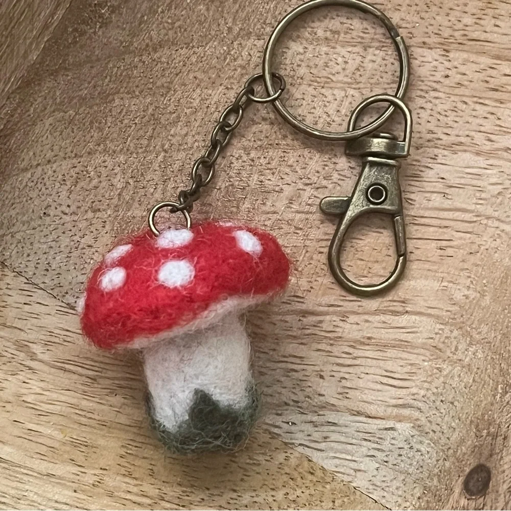 Amanita Muscaria Mushroom Needle-Felted Wool Keychain - Picture 2 of 6